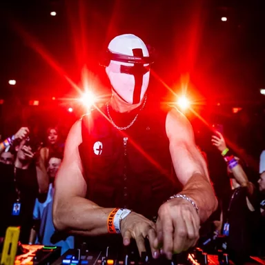 EDM-дайджест: Hard Techno на Ибице, испанский андеграунд и биты против стресса
